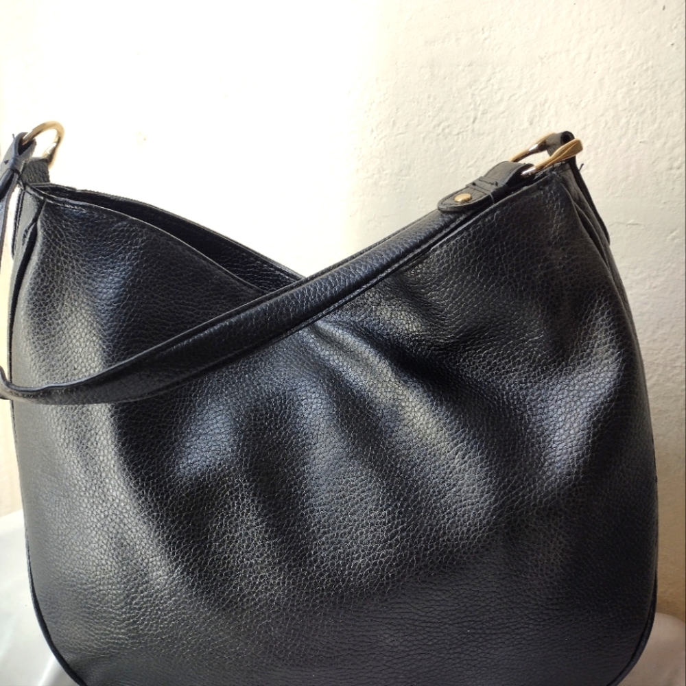 Women's Merons black leather handbag